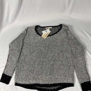 Kohl's Black and White Knit Women's Sweater Incredibly Soft NWT